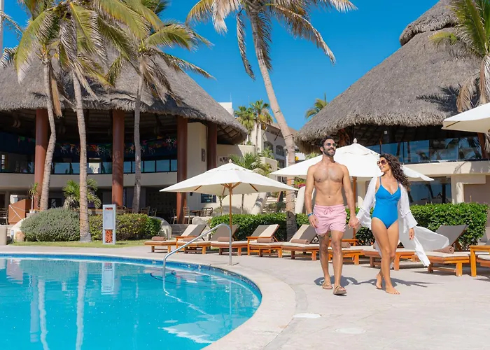 Hotels with a view Altitude By Krystal Grand Los Cabos
